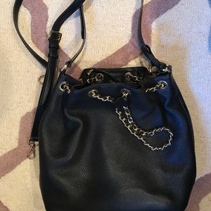 Michael-Michael Kors Bucket Bag/Cross Body